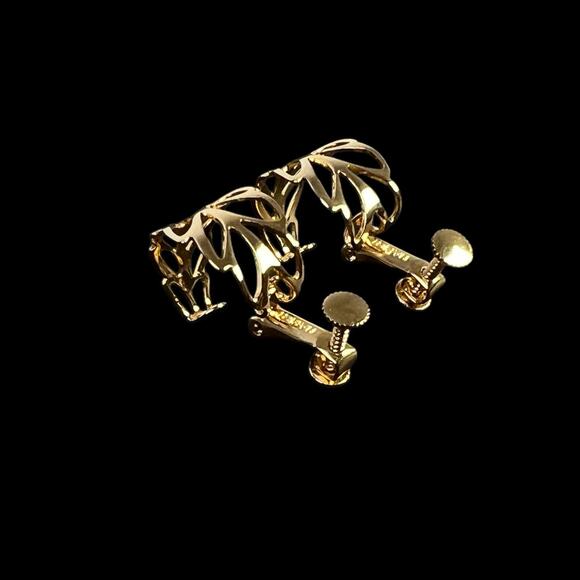 Vintage Napier Hoop Earrings Polished Gold Tone Cut Out Leaf Screw On Lever Clip - Picture 4 of 8